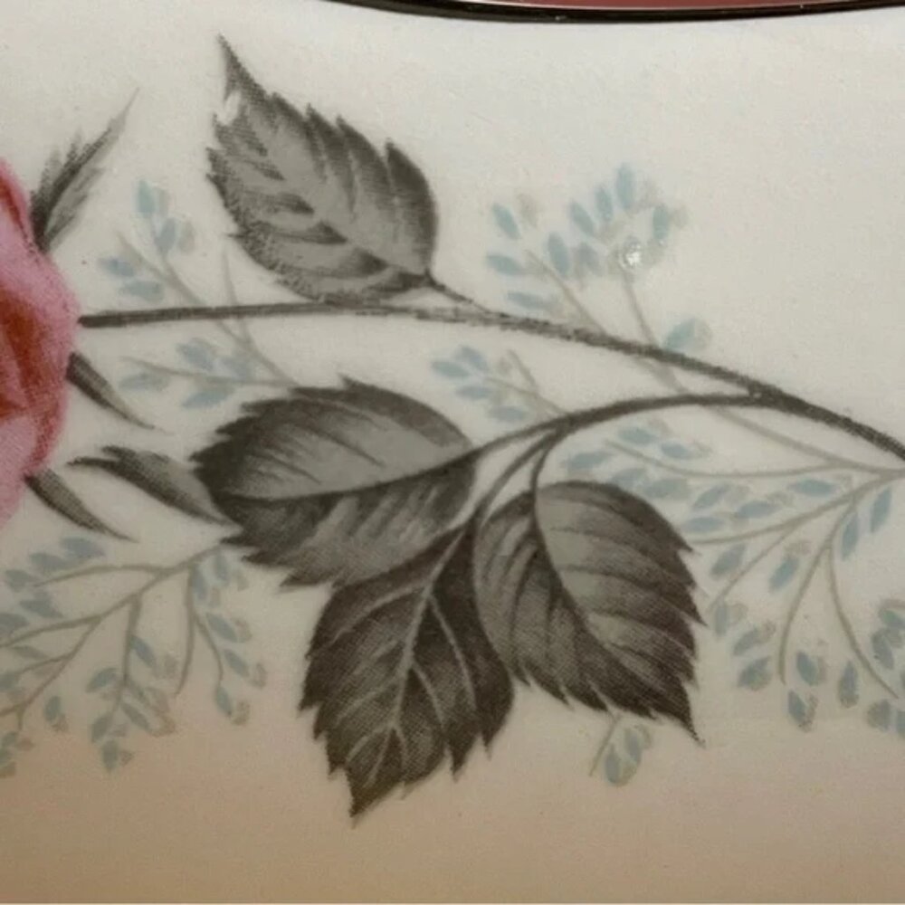 Vtg 50’s Taylor Smith & Taylor “Pink Rose” on White gravy boat ceramic - Picture 2 of 13